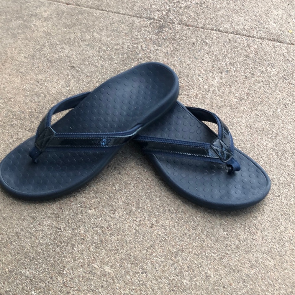 Vionic flip flops